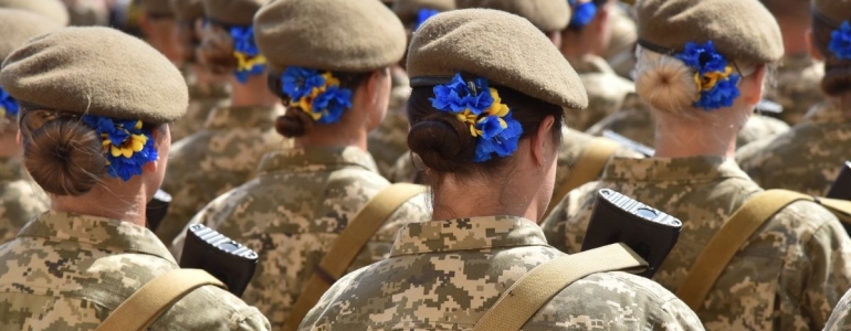 Що заважає жінкам у військовій сфері?