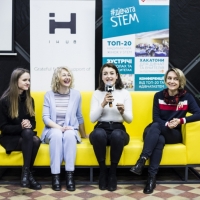Успішні жінки менторять дівчат задля розвитку STEM в Україні